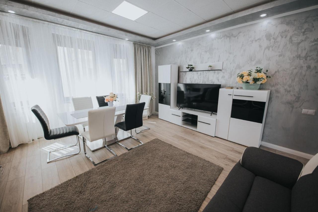 Endlich Zuhause Hotel Сибиу Екстериор снимка