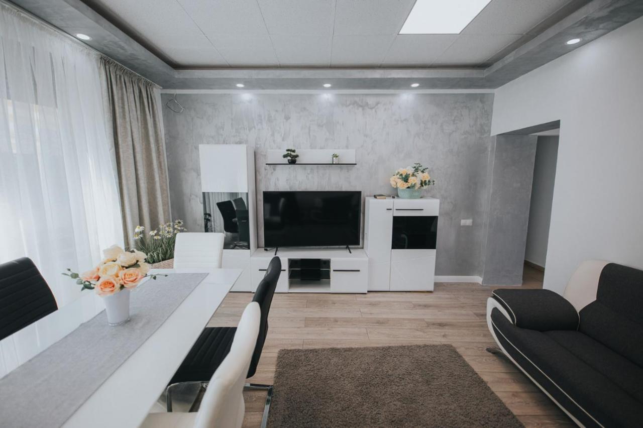 Endlich Zuhause Hotel Сибиу Екстериор снимка